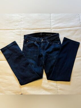 7 For All Mankind women’s sz 28 straight leg  jeans *LENGTH HAS BEEN ALTERED*